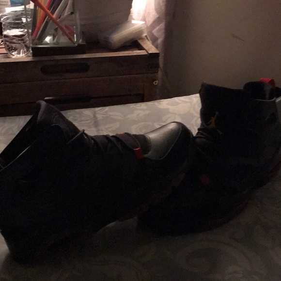 Jordan 8 - Picture 2 of 5